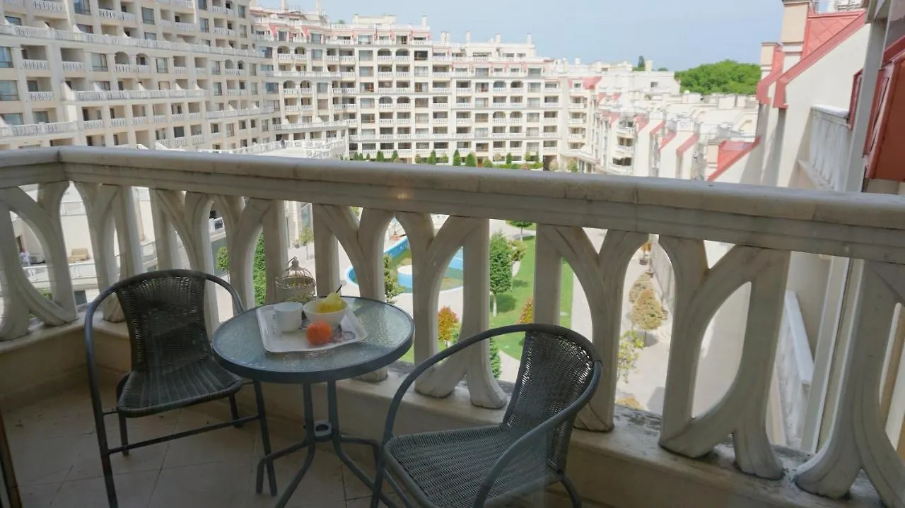 Апартаменти Варна Саут на плажа - Varna South Apartments on the beach