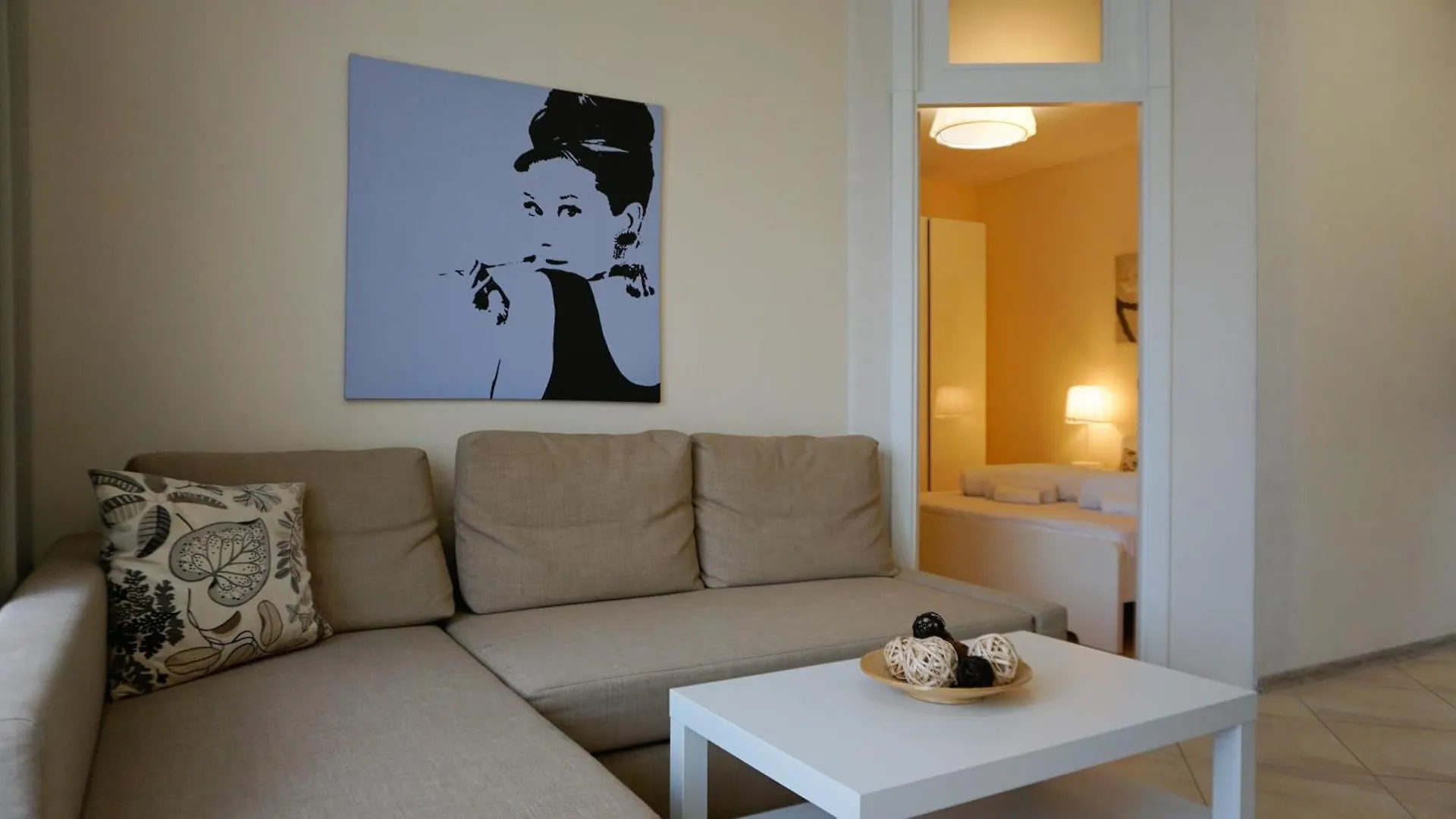 Апартаменти Варна Саут на плажа - Varna South Apartments on the beach