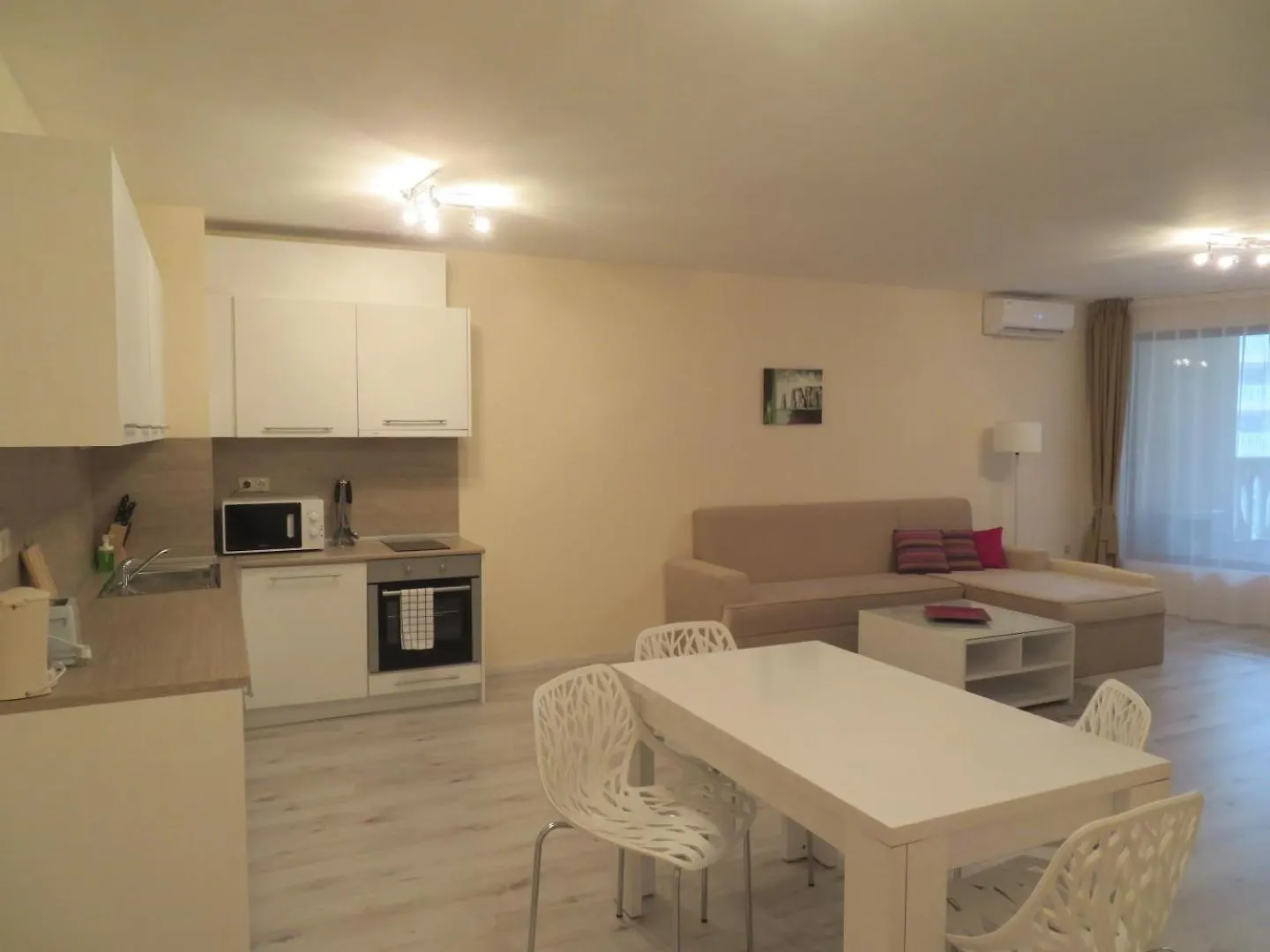 Апартаменти Варна Саут на плажа - Varna South Apartments on the beach
