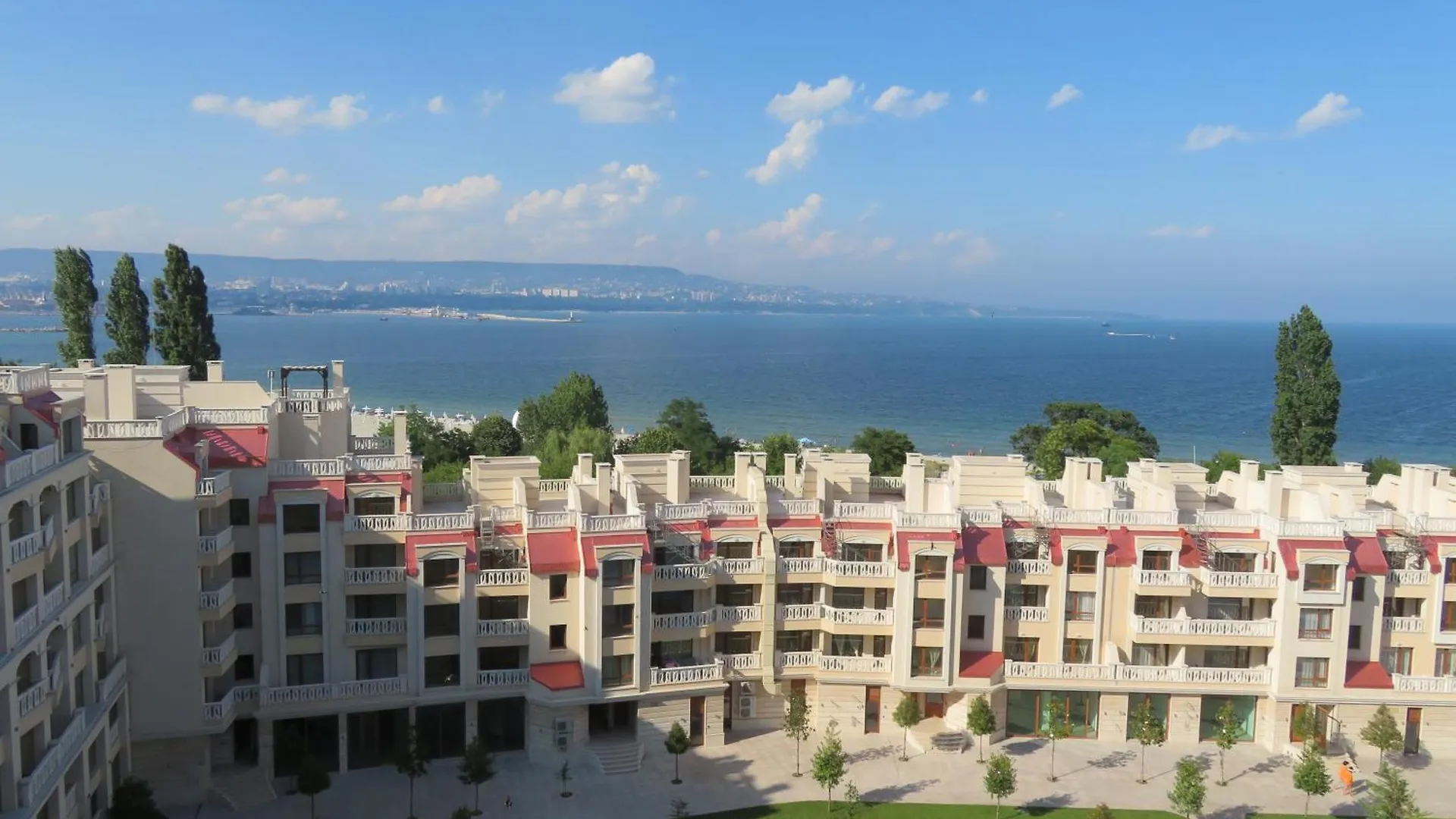 Апартаменти Варна Саут на плажа - Varna South Apartments on the beach