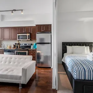 downtown-luxury-condo-toronto.niagara-fallshotels.com/